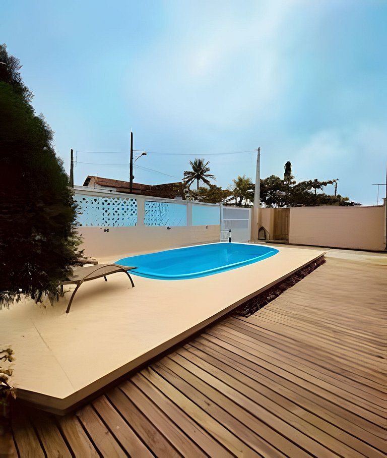 São Francisco do Sul, 900m do mar com piscina