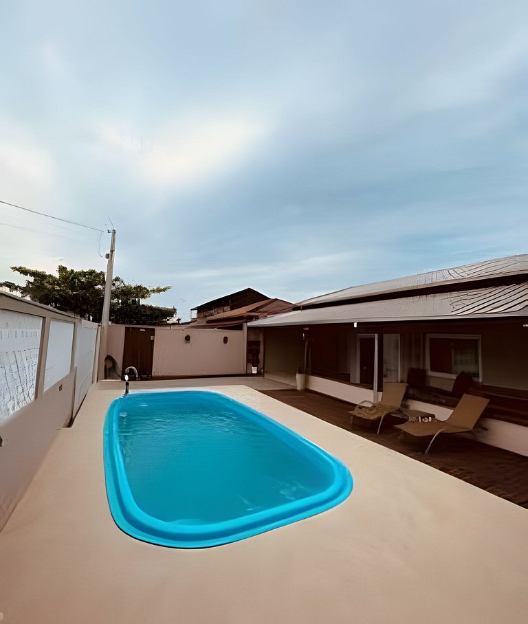 São Francisco do Sul, 900m do mar com piscina