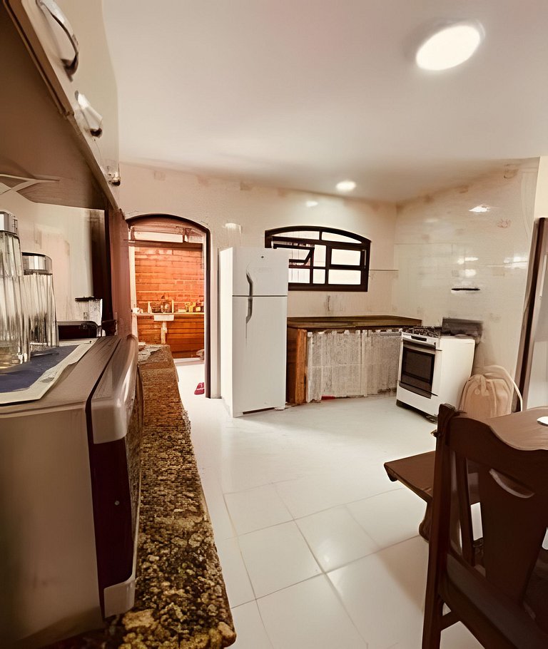 Casa aconchegante e arejada, 450m do mar