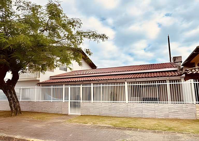 Casa equipada e confortável - São Francisco do sul