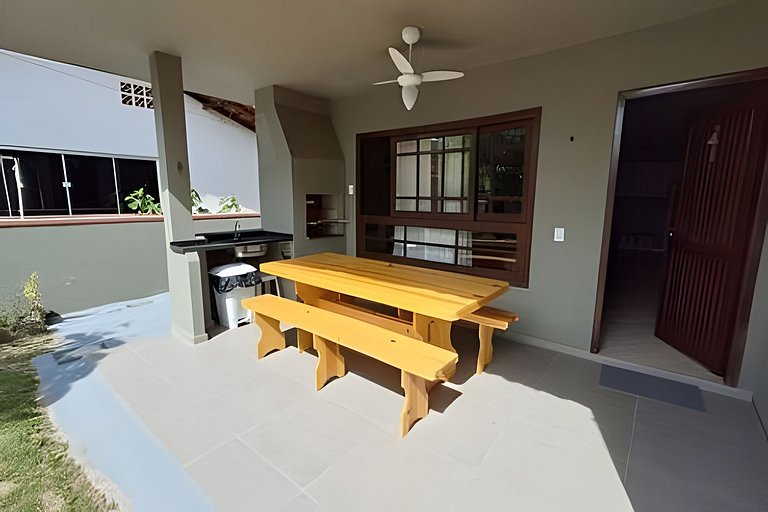 Casa 300m da praia em São Francisco do Sul