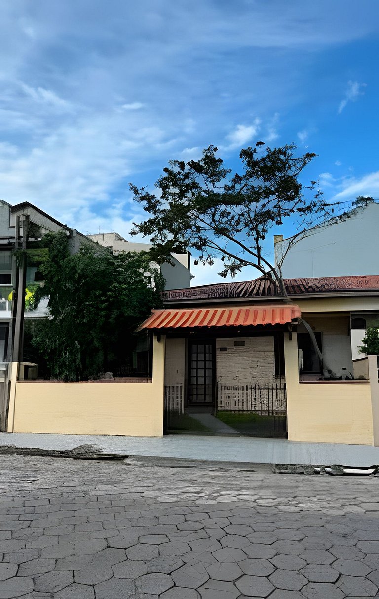 Casa próxima à Enseada e Prainha