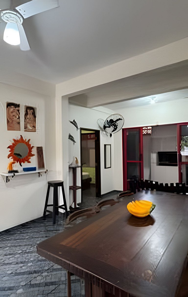 Casa próxima à Enseada e Prainha