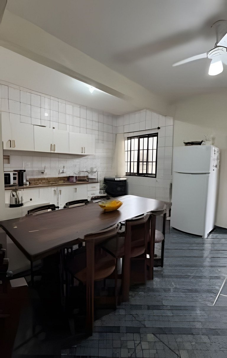 Casa próxima à Enseada e Prainha